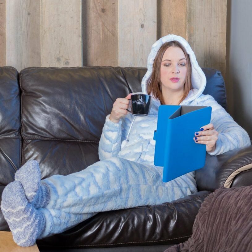 Lady using xero on the sofa Accounting Connections